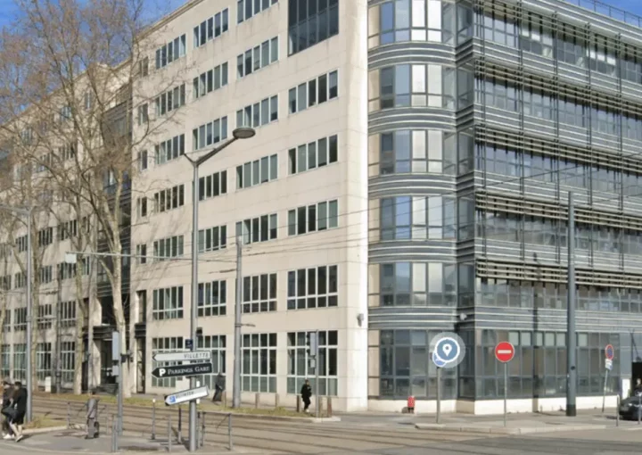 aura-international-school-of-management-for-international-student